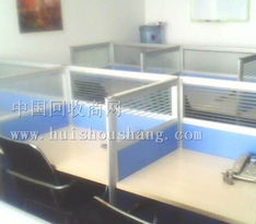 公司结业清仓 二手办公隔断、桌椅、沙发与设备灯具一站式处理